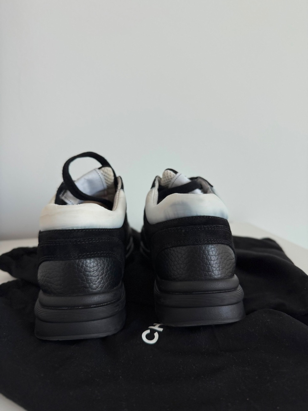 Chanel Black & White CC Logo Women's Sneakers - Picture 4 of 7